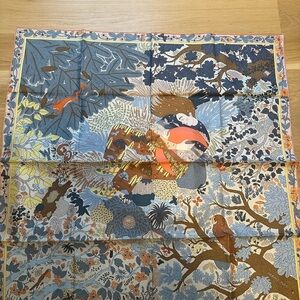 Hermes Dans les Bras de Selene scarf 90